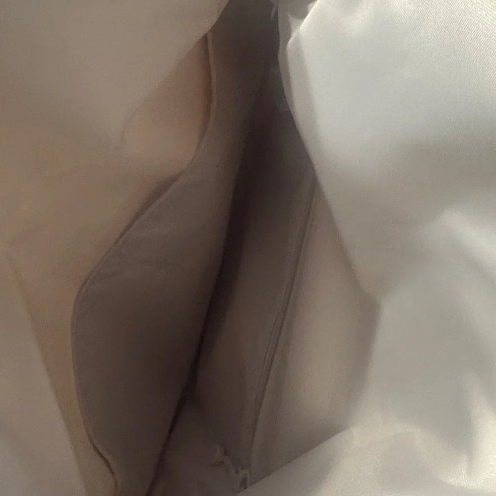 lululemon athletica Cream Crossbody Bag - Picture 4 of 5